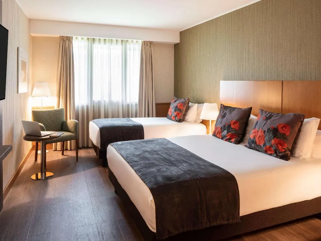DOUBLE WITH DOUBLE BED Room, Mercure Porto Gaia, Porto