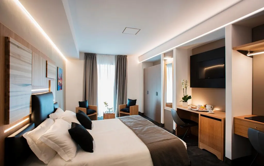 DOUBLE DELUXE Room, Trevi Collection, Rome