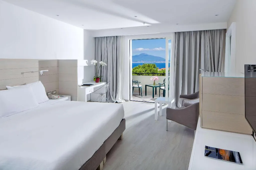 Room, Hilton Sorrento Palace, Naples
