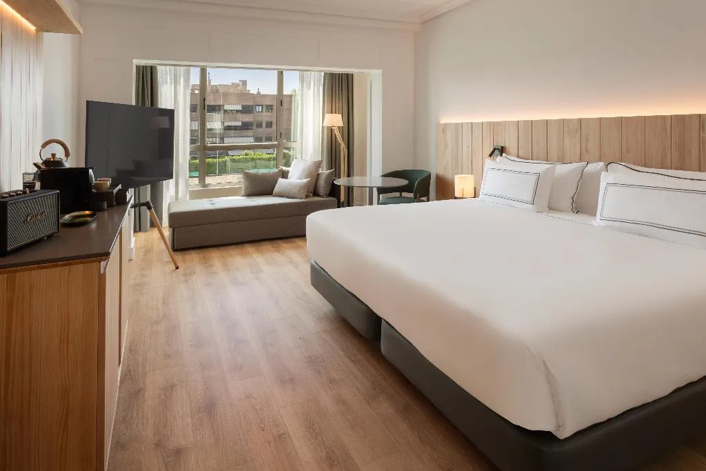 Double or Twin POOL VIEW Room, Melia Barajas, Madrid