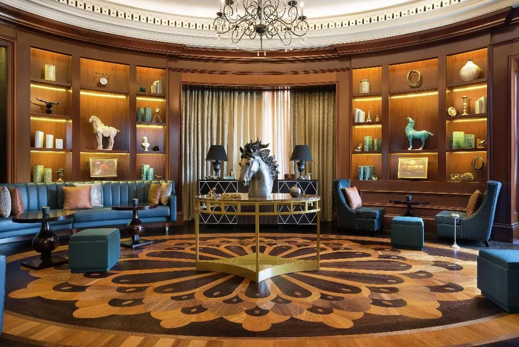 Bar, Al Habtoor Palace, Dubai