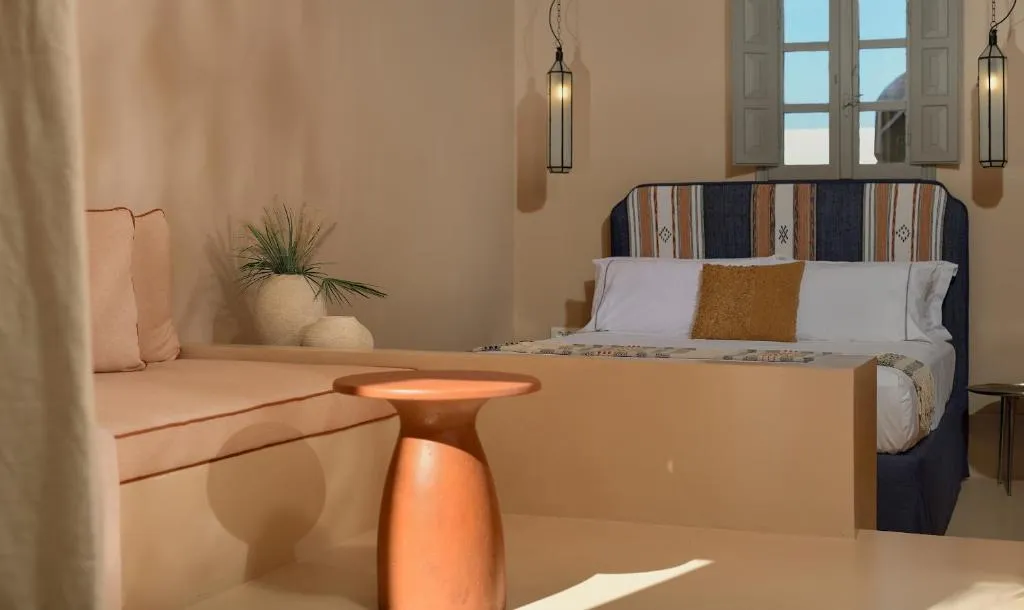 JUNIOR SUITE CAPACITY 3 Room, Terra Verde Oia By K&k, Santorini