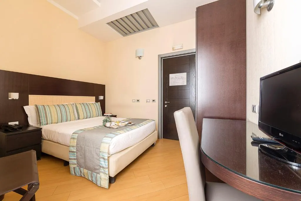 DOUBLE ECONOMY Room, Naples, Naples