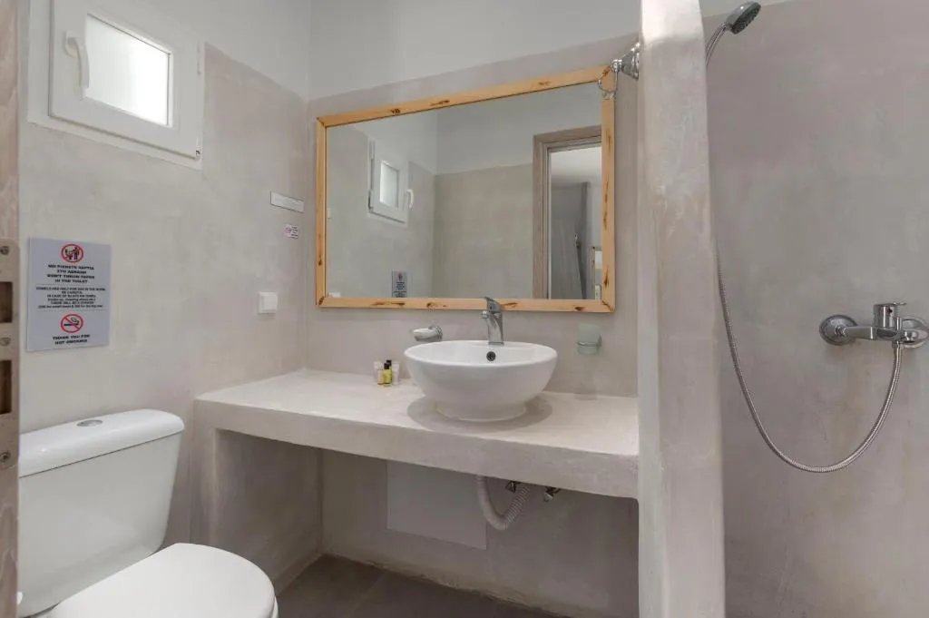 DOUBLE SUPERIOR Room, Gizis Cliffside Suites, Santorini