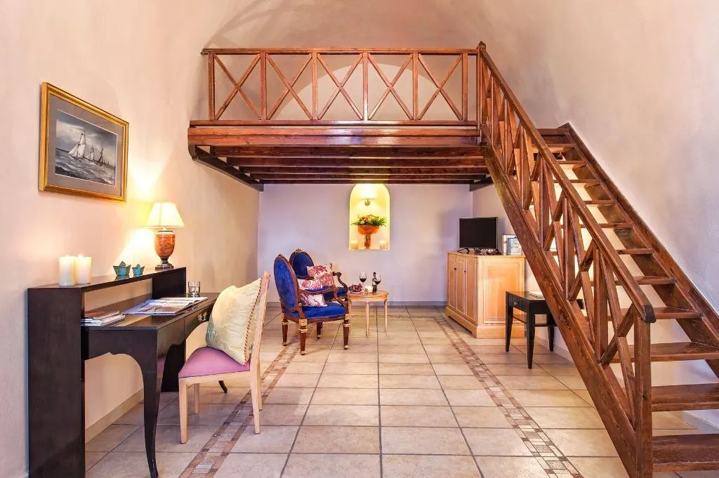 Room, Golden Grey Goose, Santorini