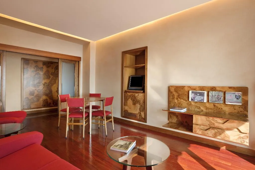 JUNIOR SUITE SEA VIEW Room, Royal Continental, Naples