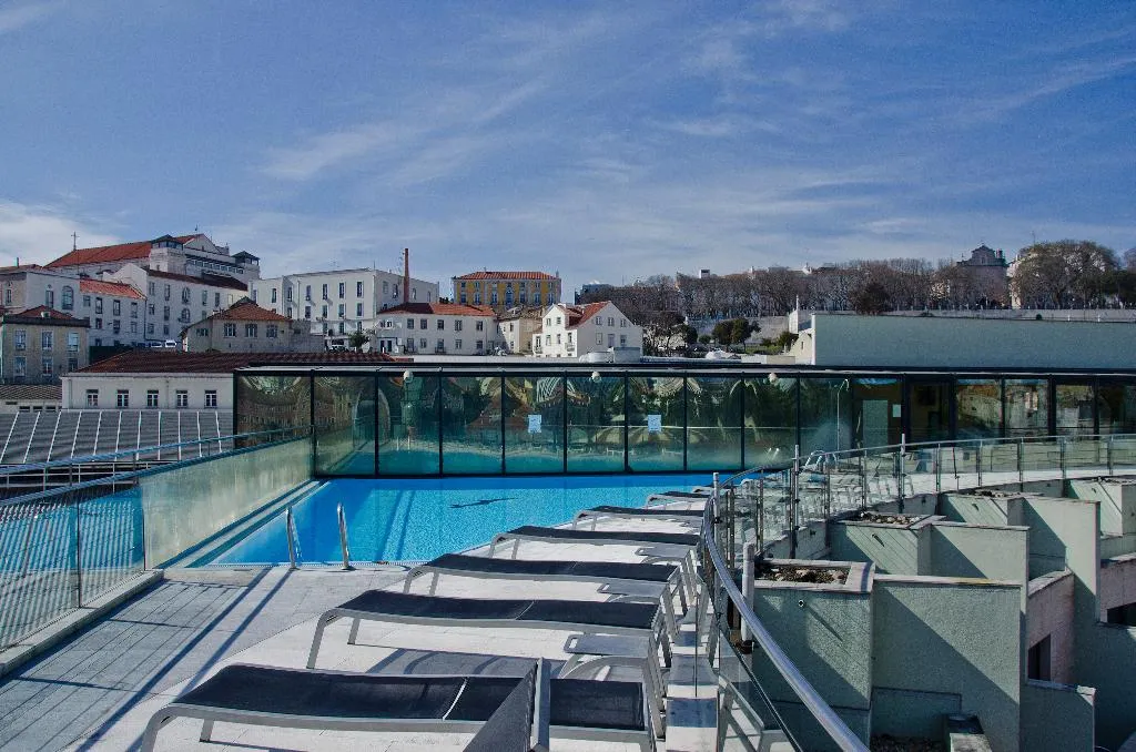 Pool, VIP Executive Eden Aparthotel, Lisbon