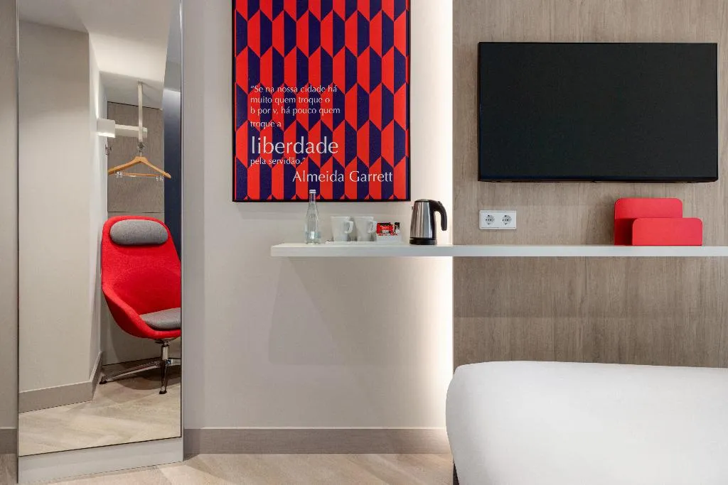 DOUBLE KING SIZE BED Room, Holiday Inn Express Porto Boavista, Porto
