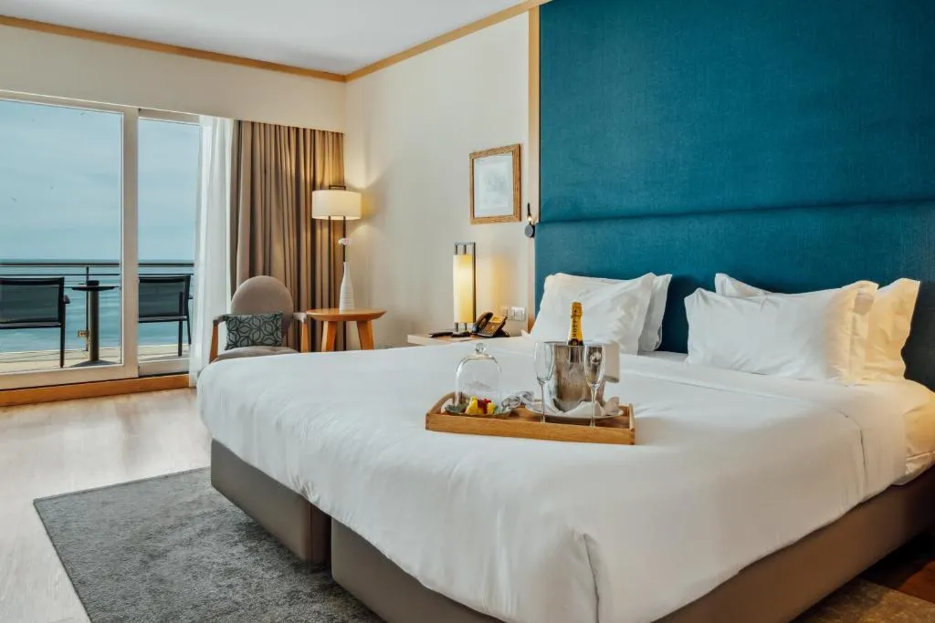 Double or Twin DELUXE Room, Sesimbra Oceanfront Hotel, Lisbon