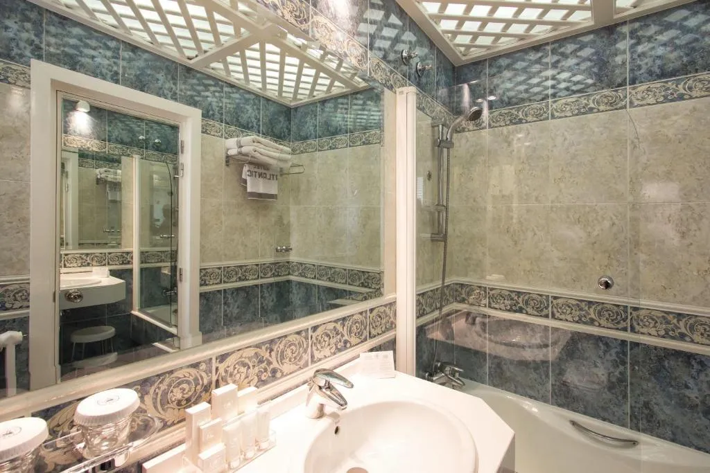 SINGLE STANDARD Room, Hotel Atlantico, Madrid
