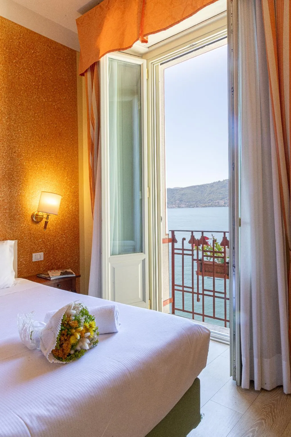Double or Twin DELUXE LAKE VIEW Room, LVG Hotel Collection - Hotel Pallanza, Milan
