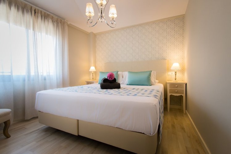 Holidays2Malaga Suites Apartments, Costa Del Sol