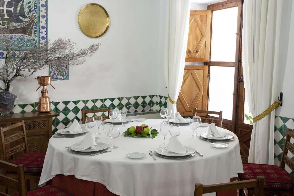 Restaurant, Parador de Guadalupe, Madrid