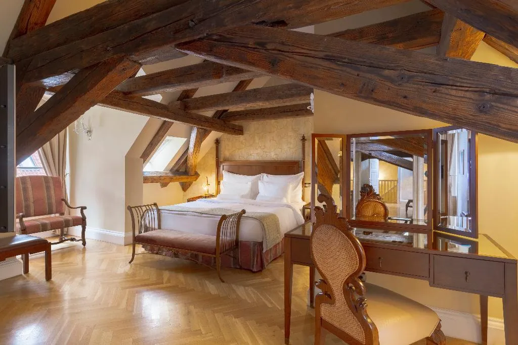 SUITE DELUXE KING BED Room, The Mozart Prague, Prague