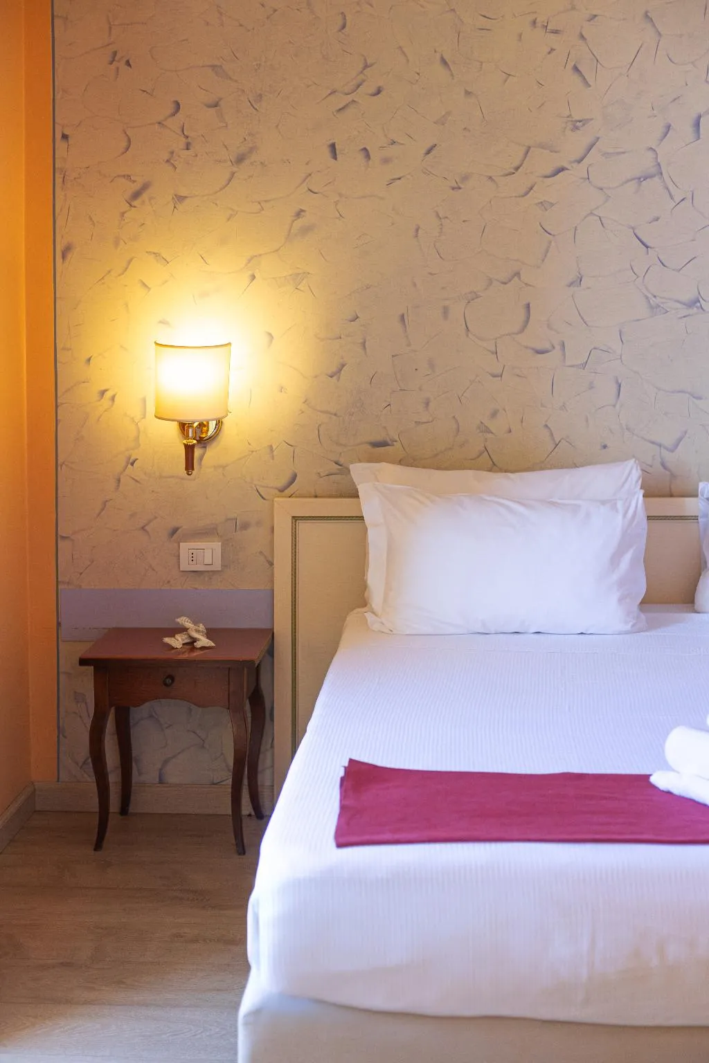 DOUBLE DELUXE ONE BED Room, LVG Hotel Collection - Hotel Pallanza, Milan