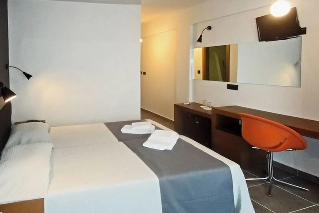 Room, Butterfly, Rhodes