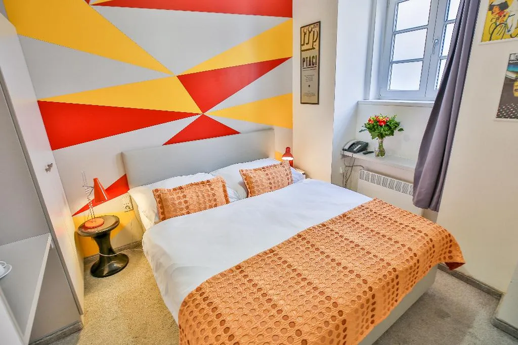DOUBLE BUNK BED Room, LH Vintage Design Hotel Sax, Prague