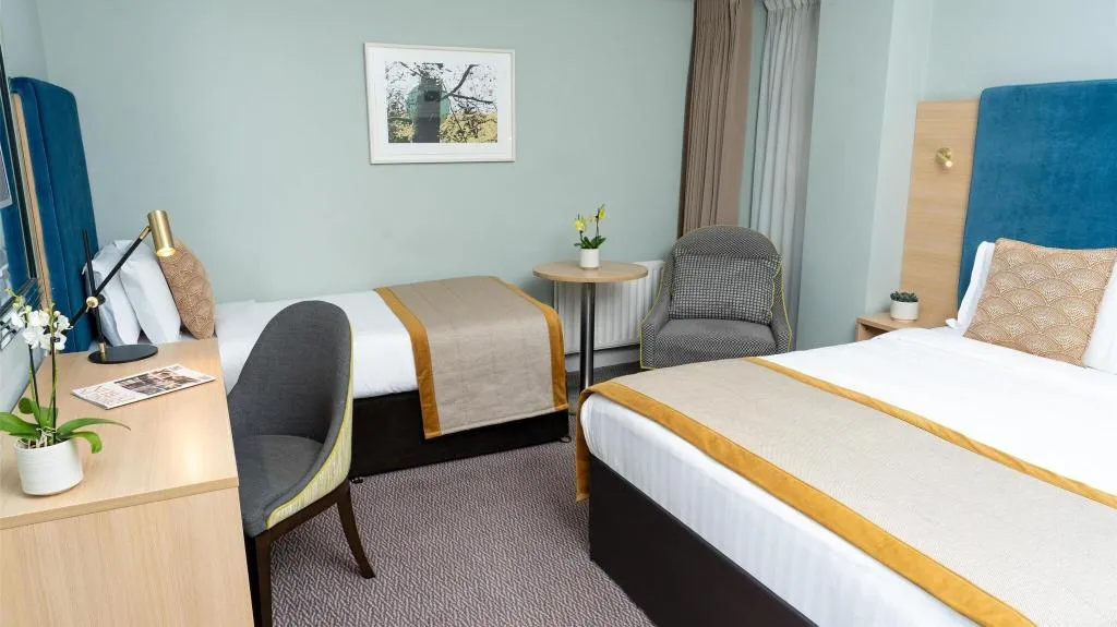 TRIPLE TWO BEDS Room, The Fleet Hotel, Dublin