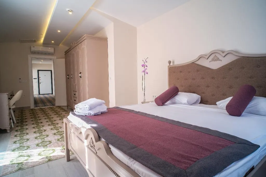QUADRUPLE COMFORT Room, Graf Victor Apart Hotel, Antalya