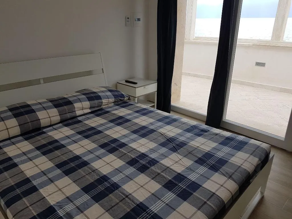 Room, Il Paradiso Sul Mare, Rome