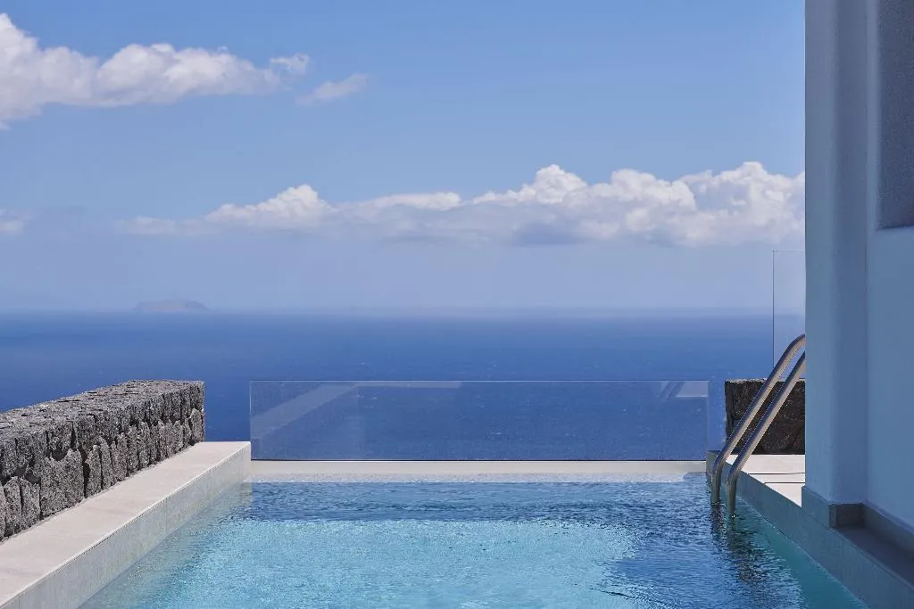 SUITE DELUXE WITH PRIVATE POOL Room, SantAnna Luxury Suites, Santorini