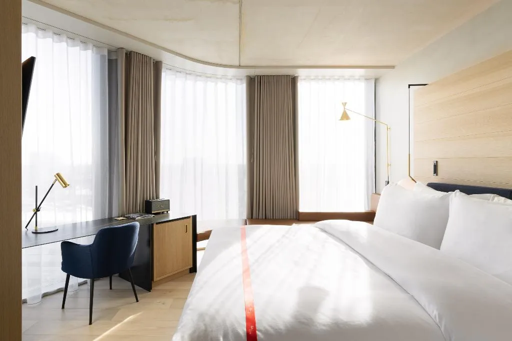 DOUBLE CLASSIC Room, Ruby Emma Hotel Amsterdam by IHG, Amsterdam