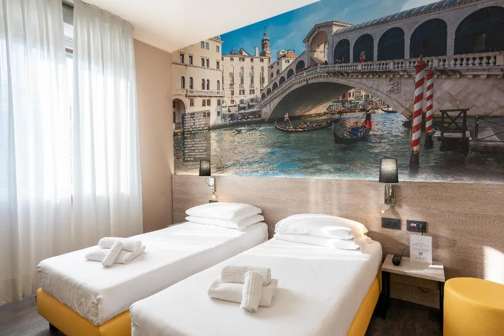 Room KING SIZE BED Room, Jet Hotel, Sure Hotel Collection by Best Western, Milan
