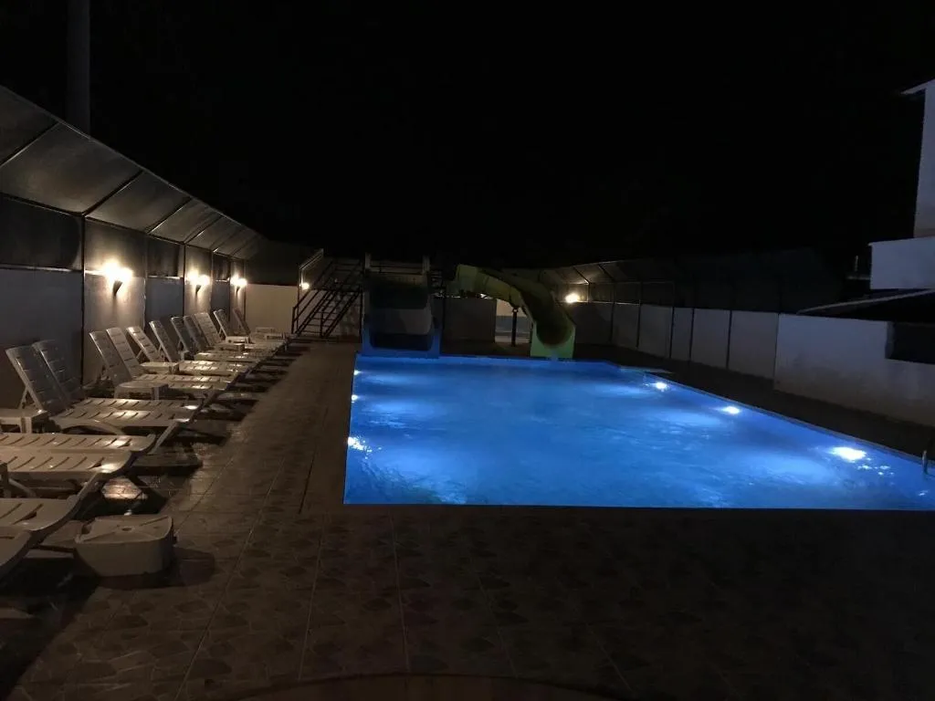 Sports and Entertainment, Club Sideris, Izmir