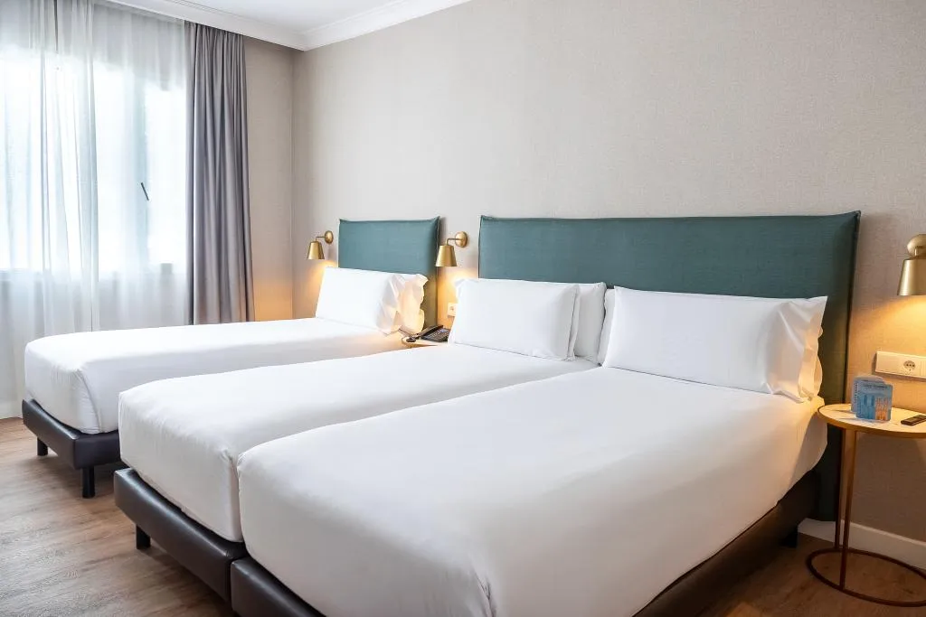 TRIPLE STANDARD Room, Tres Torres Atiram Hotel, Barcelona
