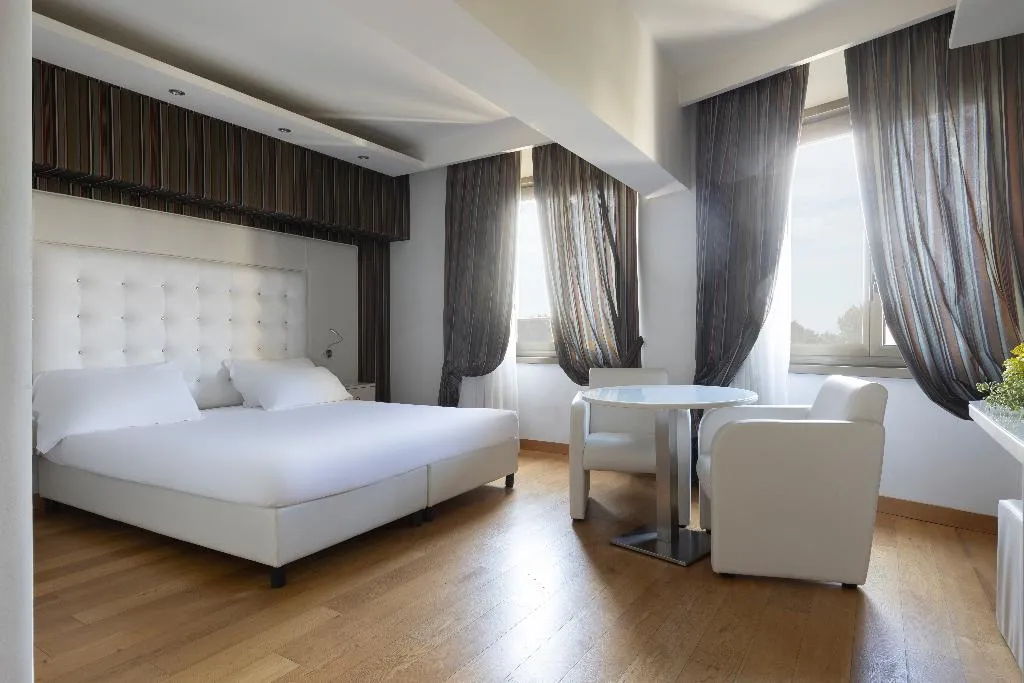 SUITE STANDARD Room, Royal Caserta Hotel, Naples