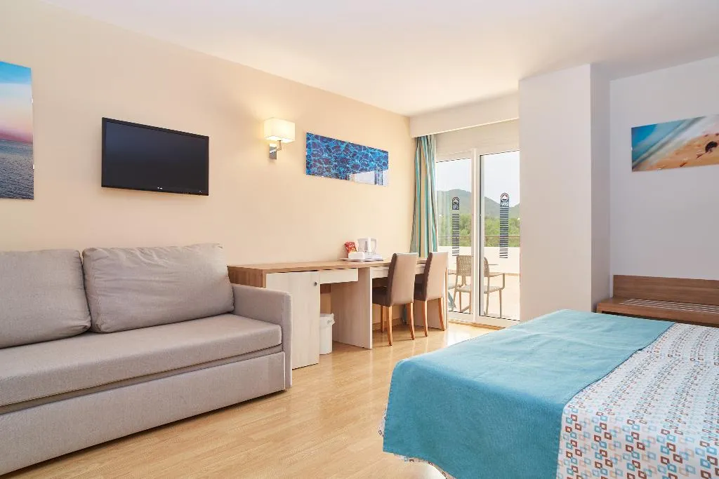JUNIOR SUITE STANDARD Room, Invisa Hotel Club Cala Blanca, Ibiza