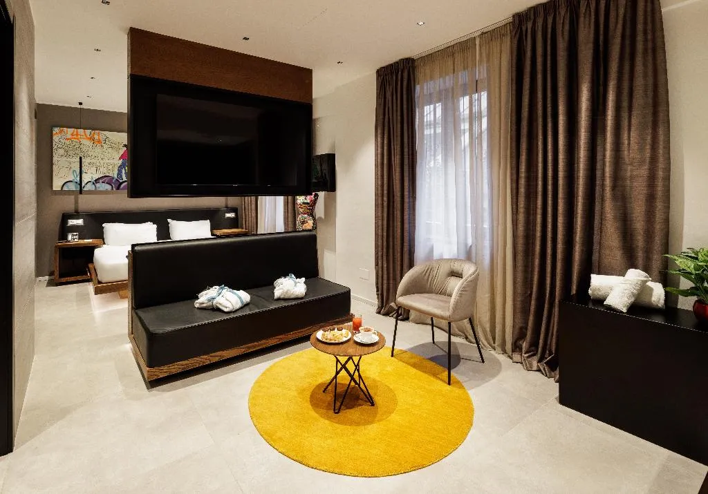 SUITE STANDARD Room, The Corner Duomo Hotel, Naples