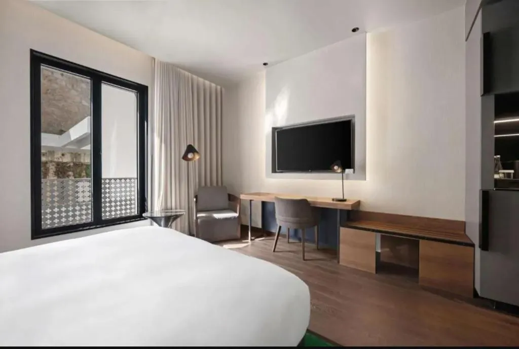 Double or Twin STANDARD Room, Hilton Porto Gaia, Porto