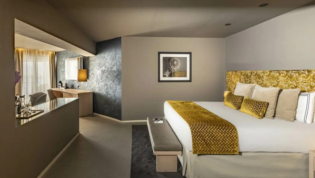 Room, The Waterfront Hotel, Malta
