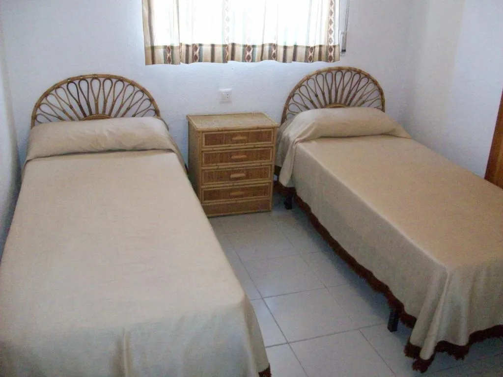 APARTMENT THREE BEDROOMS Room, Gardenias-Romas-La Safor o Similar, Valencia