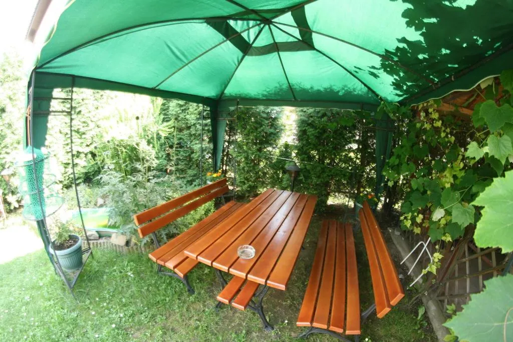 Terrace, Daisy Superior, Krakow