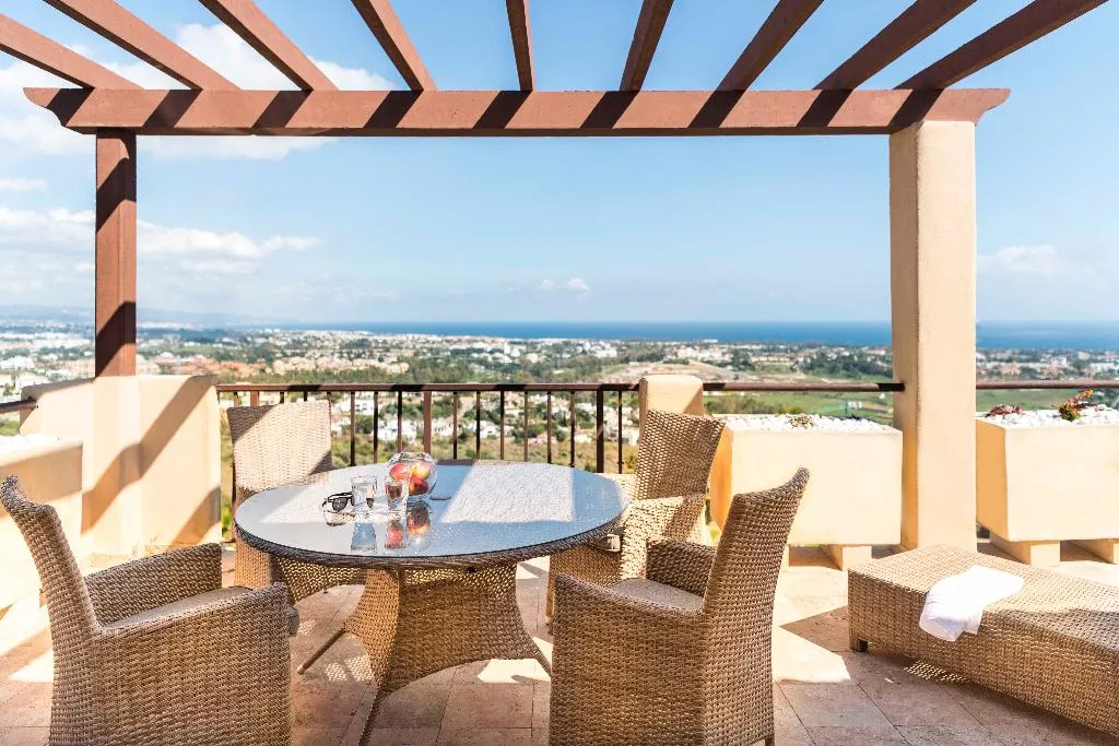 APARTMENT TWO BEDROOMS WITH TERRACE Room, Quartiers Marbella Apartments, Costa Del Sol