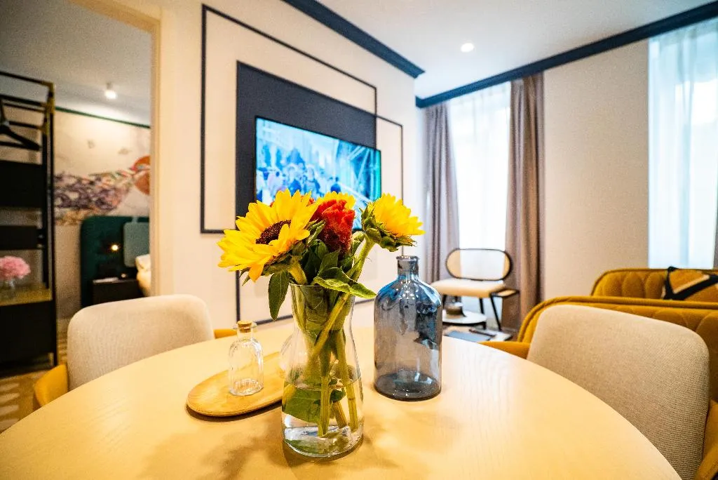 APARTMENT ONE BEDROOM Room, SmartRental Collection Gran Vía Capital, Madrid