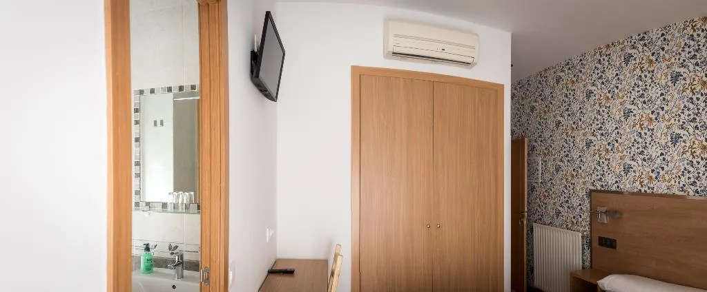 DOUBLE STANDARD Room, San Antonio, Madrid