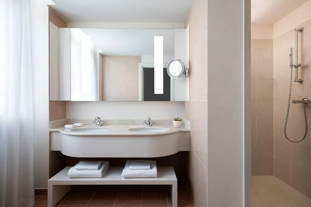 TWIN DELUXE Room, JW Venice, Venice