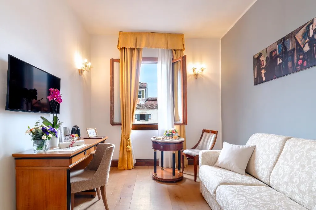 SUITE STANDARD Room, All'Angelo Art Hotel, Venice