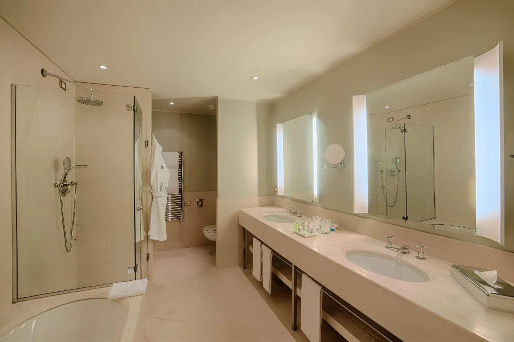 DOUBLE SUPERIOR Room, NH Linate, Milan