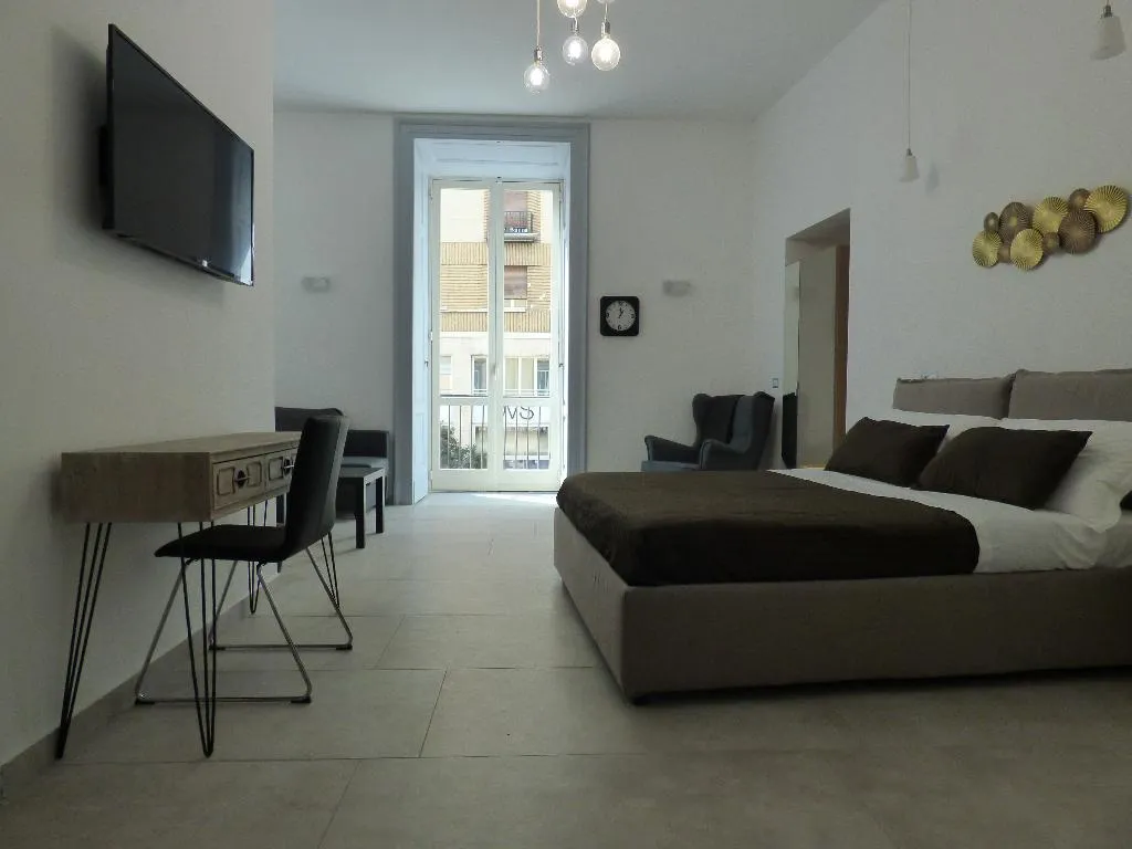 JUNIOR SUITE STANDARD Room, B&B Monteoliveto 33, Naples