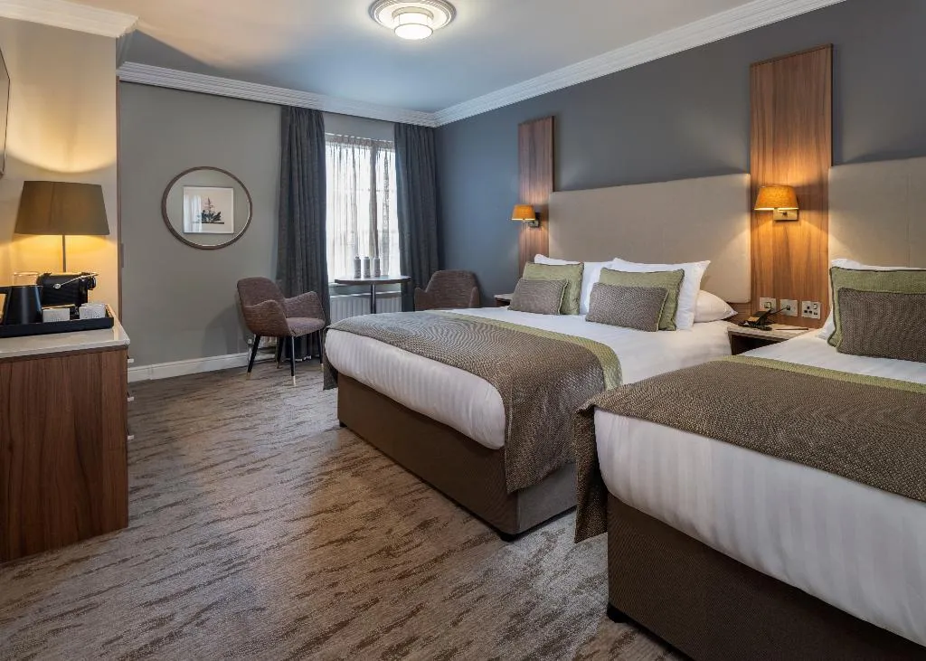 TWIN STANDARD Room, Cassidys, Dublin