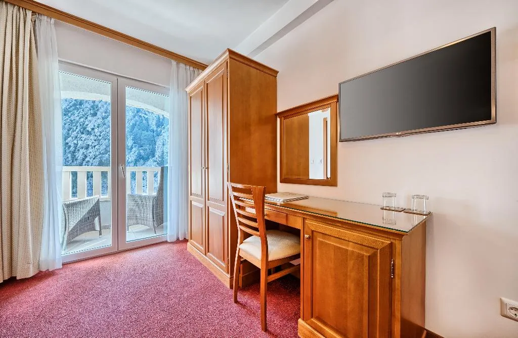 DOUBLE SIDE SEA VIEW ONE BEDROOM Room, Villa Dvor, Split