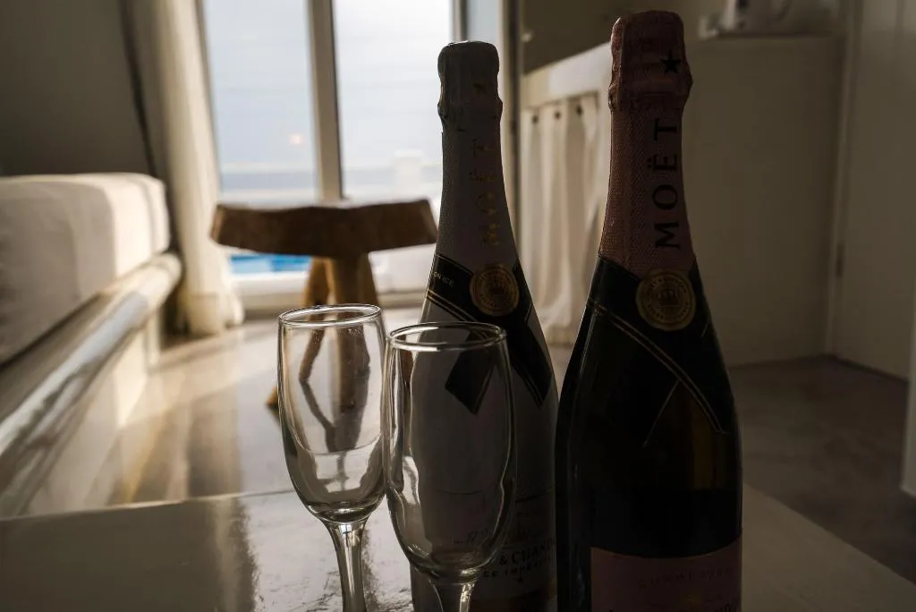 Room, Flaskos Suites, Mykonos
