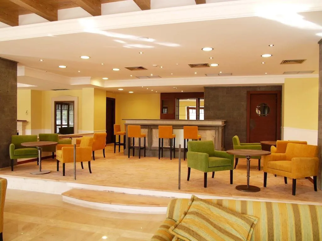 Bar, Picciolo Etna Golf Resort & Spa, Curio Collection, Catania