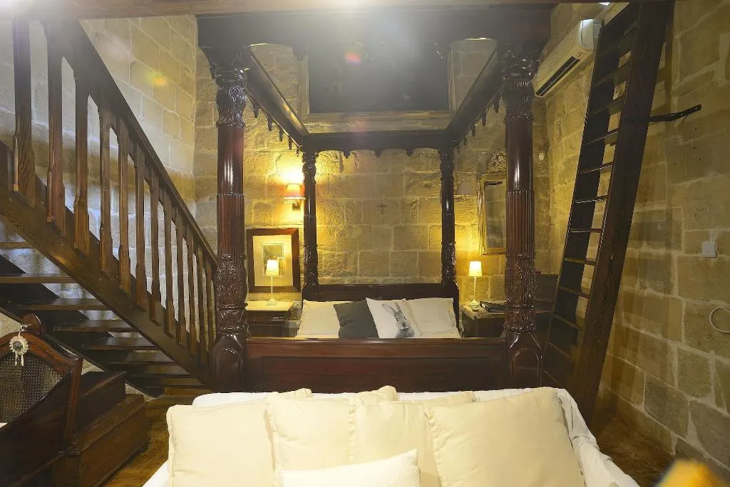 Room, The Burrow Guest House, Malta