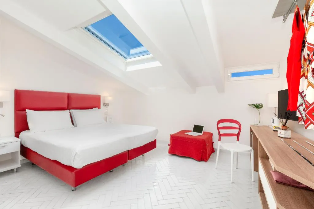STUDIO STANDARD Room, Palazzo Tasso, Naples