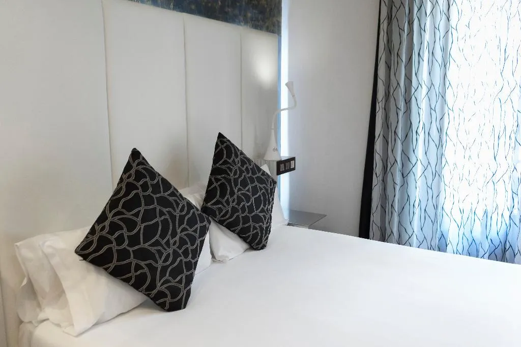 DOUBLE INNER Room, Petit Palace Savoy Alfonso XII, Madrid